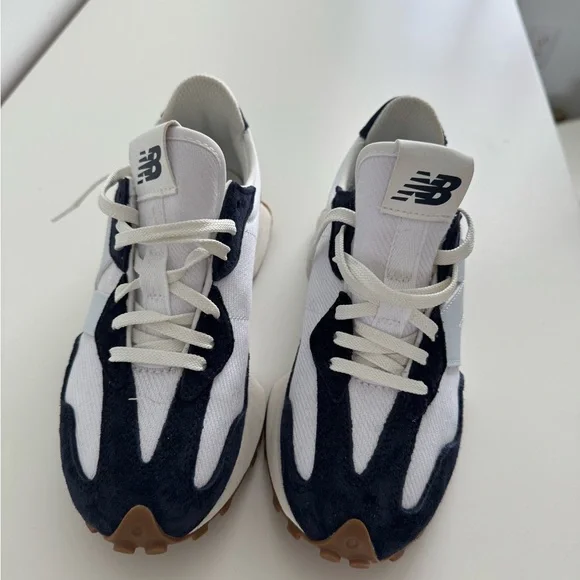 New Balance 327 Women's Sneakers - Navy, Light Blue, White size 6 - Picture 2 of 6